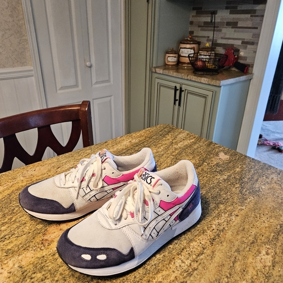 ASICS White and Pink Gel Sneakers Sz 7.5 - Picture 5 of 10